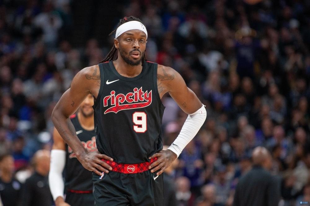 蒂姆重返赛场，领先优势明显首场状态出色，公牛观众沸腾！的简单介绍