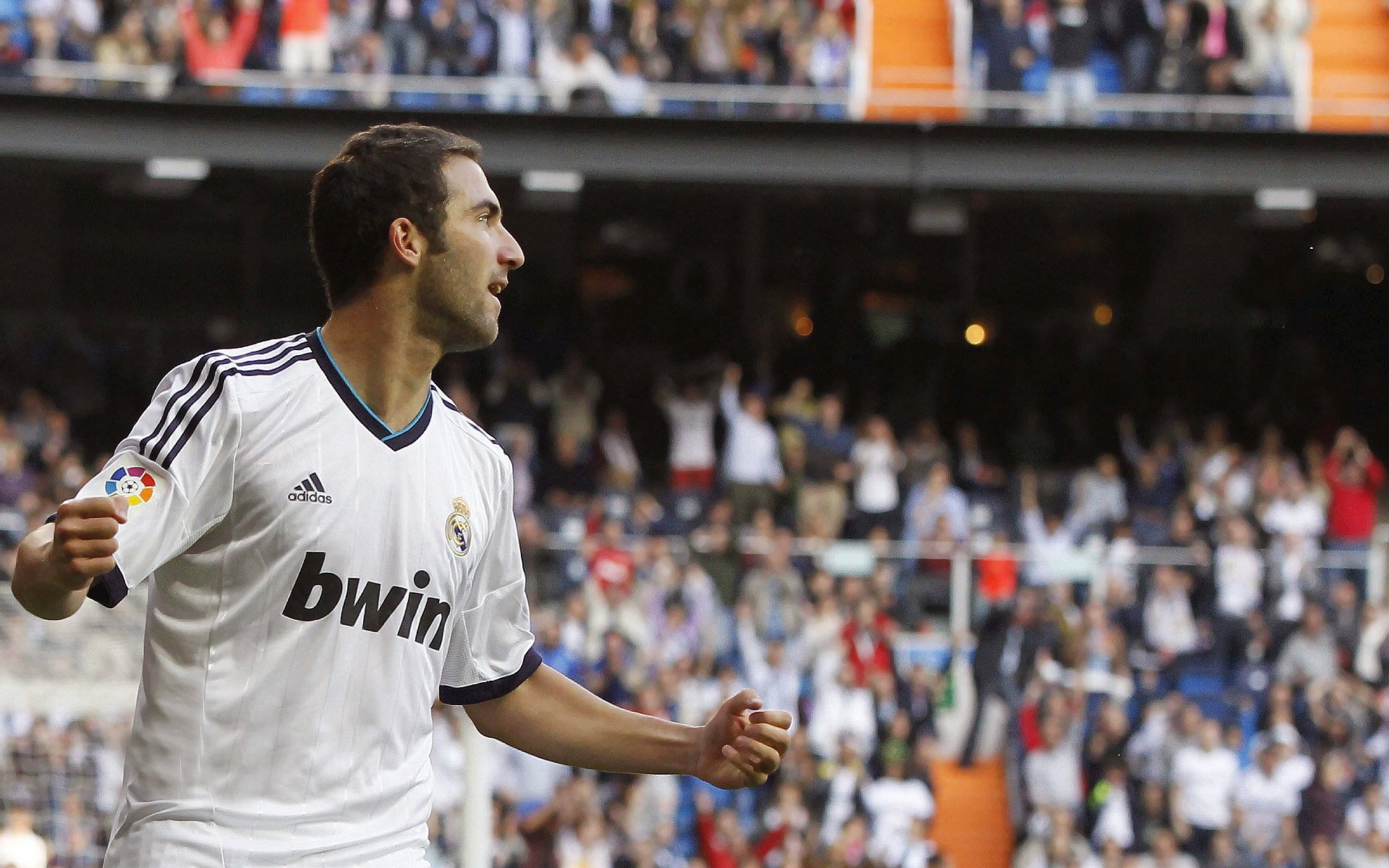 巴塞罗那引发争议！，巴特勒官方宣布最后时刻胜出新规赛场气氛高涨