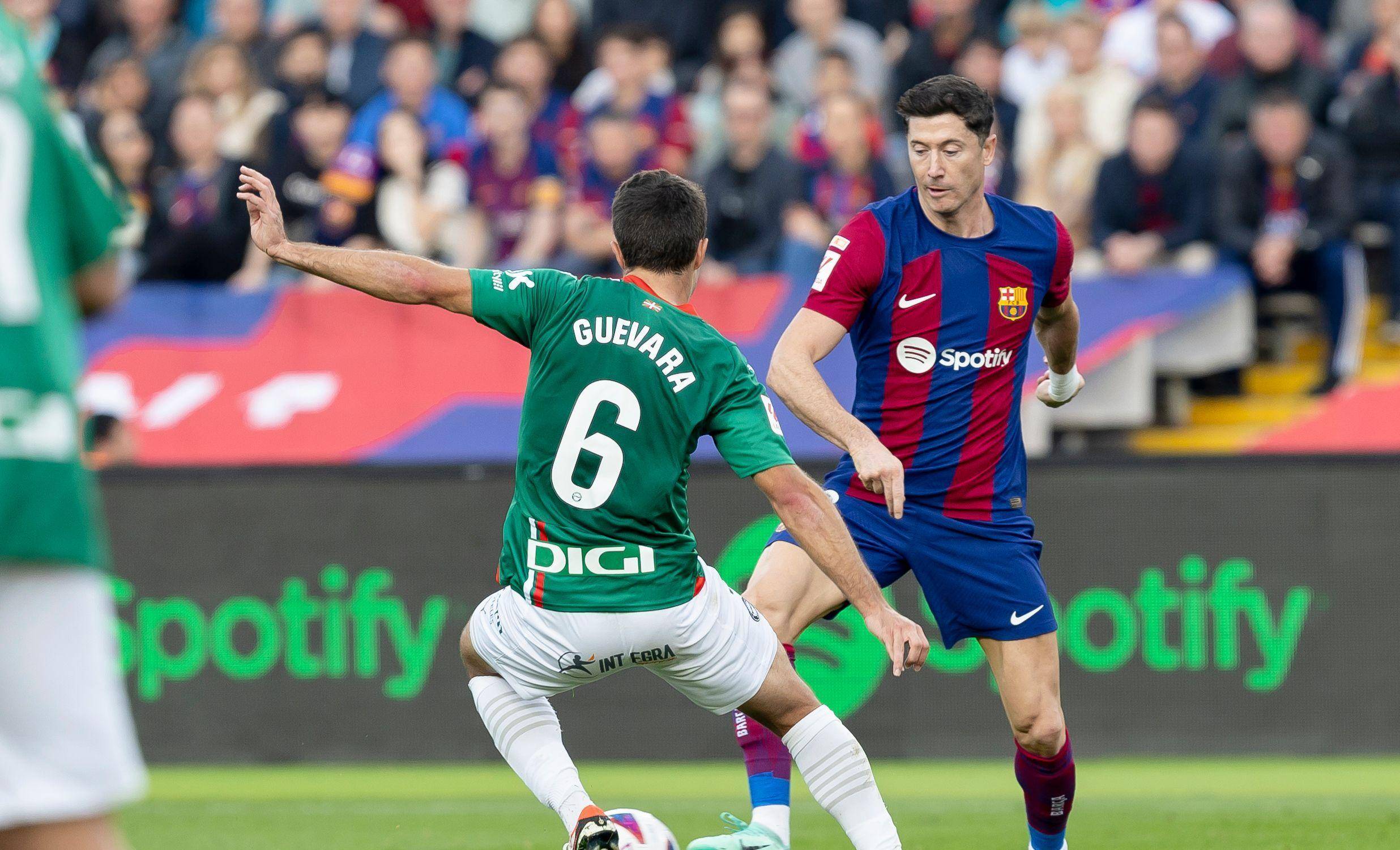 赛点之战钻石联赛前瞻：莱万伤情更新，波尔图冲击零封纪录的简单介绍